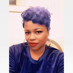 Meet your Posher, Crystal